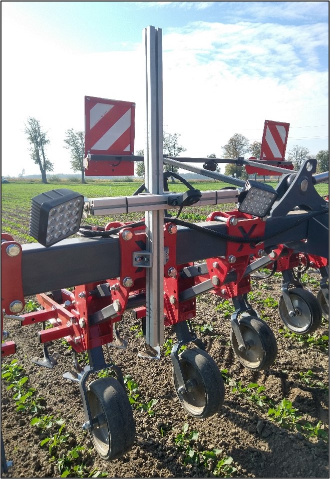 Kamera z oświetlaczami na pielniku