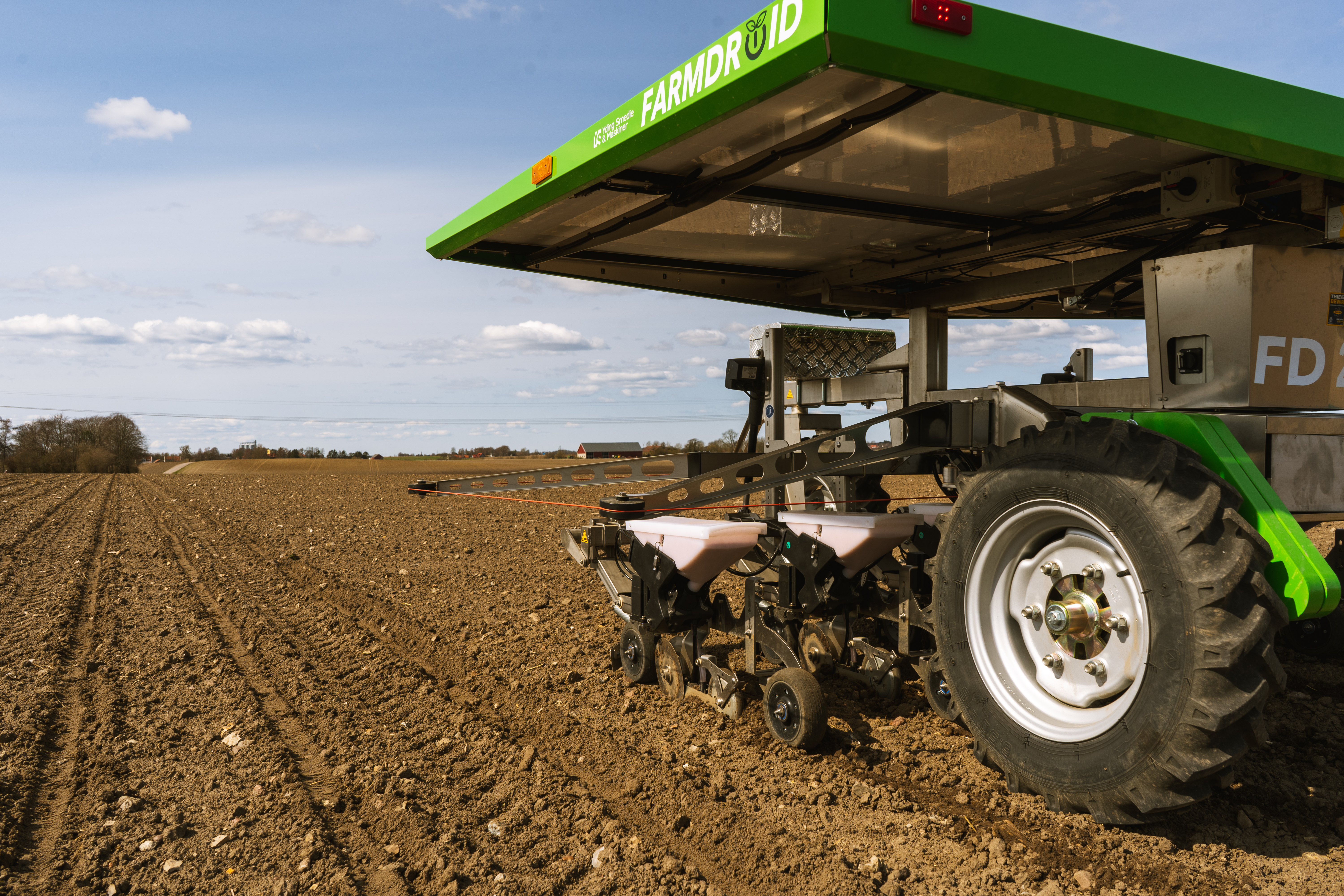 FarmDroid podczas siania