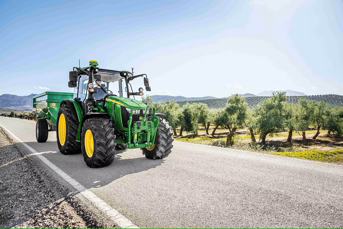 John Deere wprowadza nowy ciągnik 5M