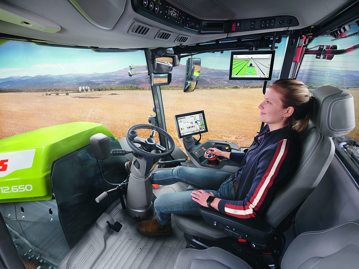 CLAAS XERION